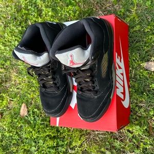 Unisex Nike Air Jordan Black Suede, Size 6.5 Y Box not original.